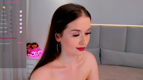 Snapshot of emelilove chatting on 01/06/25, 08:46 Emeli online show from 01/06/25, 08:46