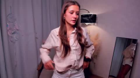 Emma online show from 11/01/25, 01:40