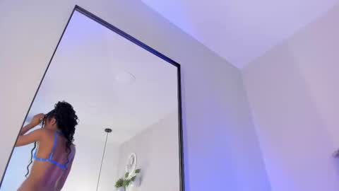 Emely online show from 10/18/25, 11:33