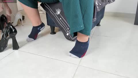 Snapshot of emely_garcia chatting on 11/01/25, 06:32 Emely online show from 11/01/25, 06:32