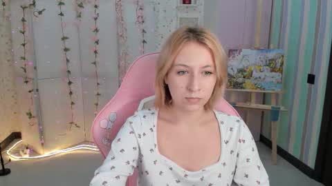 emelia online show from 10/15/25, 12:05