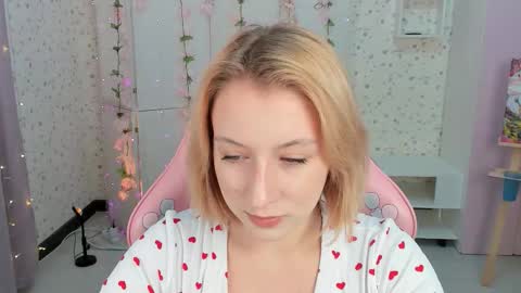 emelia online show from 10/19/25, 12:06