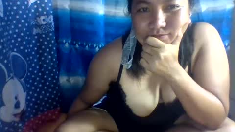 Snapshot of emelybloom123 chatting on 01/21/25, 11:34 emelybloom123 online show from 01/21/25, 11:34