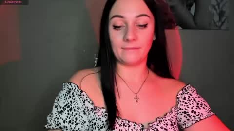 Snapshot of emelyblum chatting on 12/03/24, 03:52 Emely online show from 12/03/24, 03:52