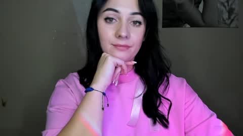 Snapshot of emelyblum chatting on 12/04/24, 02:53 Emely online show from 12/04/24, 02:53