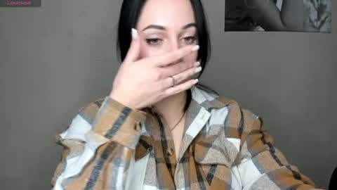 Snapshot of emelyblum chatting on 12/05/24, 03:15 Emely online show from 12/05/24, 03:15