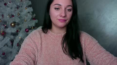 Snapshot of emelyblum chatting on 12/22/24, 04:17 Emely online show from 12/22/24, 04:17