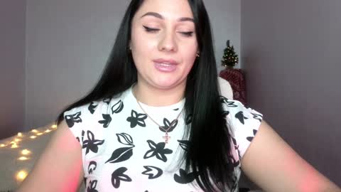 Snapshot of emelyblum chatting on 01/15/25, 12:30 Emely online show from 01/15/25, 12:30