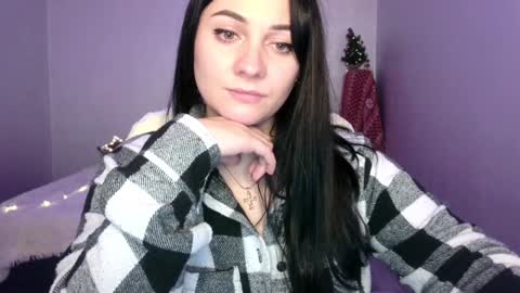 Snapshot of emelyblum chatting on 01/16/25, 08:00 Emely online show from 01/16/25, 08:00