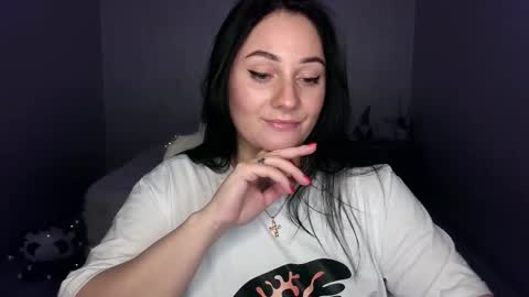 Snapshot of emelyblum chatting on 03/01/25, 05:52 Emely online show from 03/01/25, 05:52