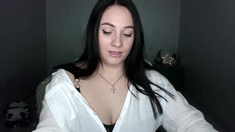 Snapshot of emelyblum chatting on 03/02/25, 03:24 Emely online show from 03/02/25, 03:24