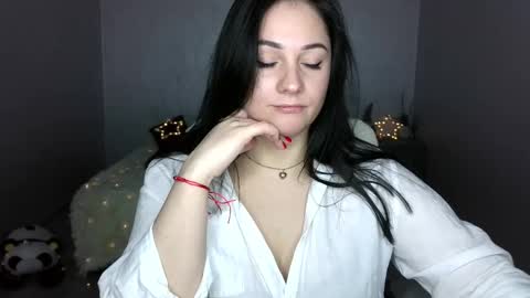 Snapshot of emelyblum chatting on 03/05/25, 02:14 Emely online show from 03/05/25, 02:14