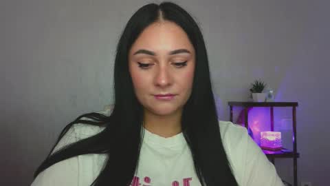 Snapshot of emelyblum chatting on 09/09/25, 12:48 Emely online show from 09/09/25, 12:48