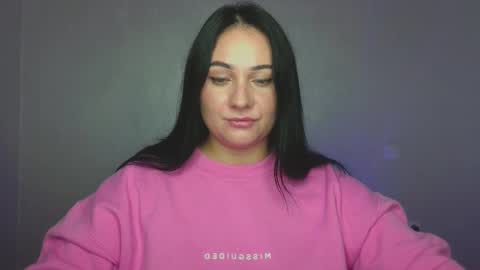 Snapshot of emelyblum chatting on 09/23/25, 08:56 Emely online show from 09/23/25, 08:56