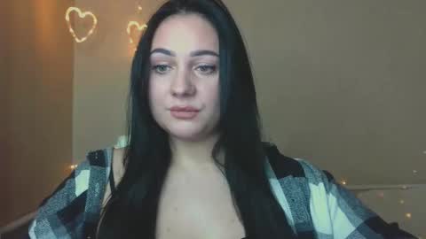 Snapshot of emelyblum chatting on 10/23/25, 04:39 Emely online show from 10/23/25, 04:39