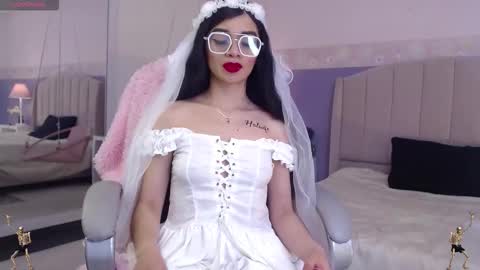 Snapshot of emerald_gh chatting on 10/21/25, 08:42 Danna online show from 10/21/25, 08:42