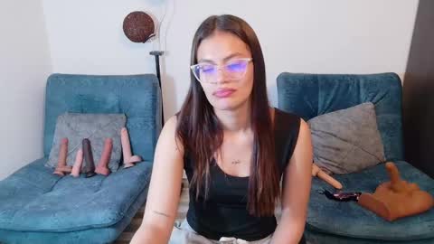 Snapshot of emerald_sparkles chatting on 10/02/25, 11:23 sabrina online show from 10/02/25, 11:23
