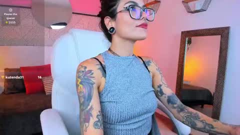 Esmeralda online show from 11/12/25, 01:33