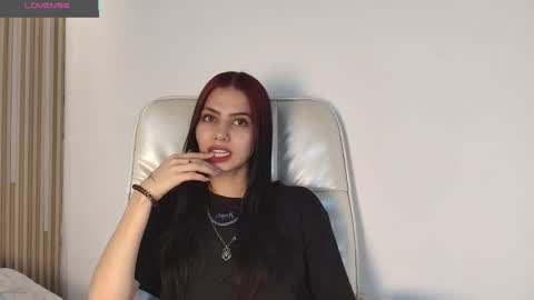 Snapshot of emery_jones chatting on 09/25/25, 02:10 Emery online show from 09/25/25, 02:10