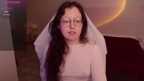 Emi online show from 09/17/25, 08:38