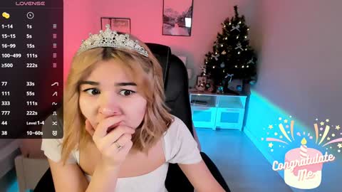  Emily  follow me  online show from 01/06/25, 09:54