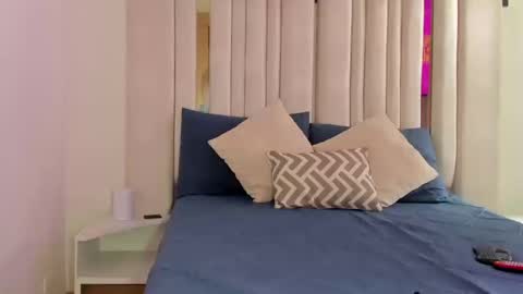 emi_royse online show from 09/12/25, 06:41