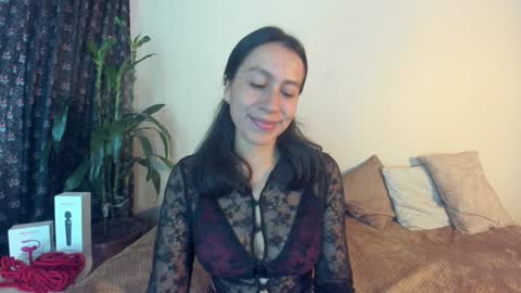 Snapshot of emigomez_ chatting on 02/05/25, 08:04 Emilia Gomez online show from 02/05/25, 08:04