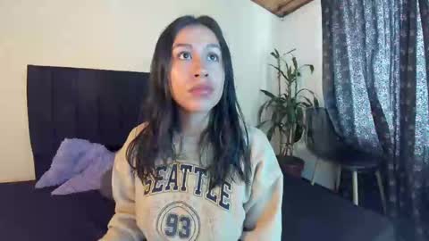 Snapshot of emigomez_ chatting on 03/11/25, 09:26 Emilia Gomez online show from 03/11/25, 09:26