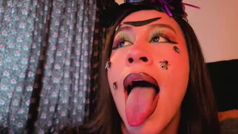 Emilia Gomez online show from 10/25/25, 08:14