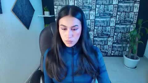 Emilia Gomez online show from 10/26/25, 01:28