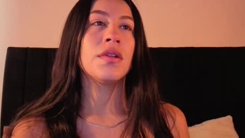 Emilia Gomez online show from 11/10/25, 12:48