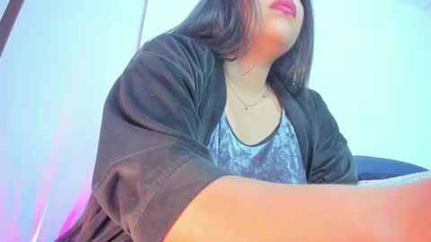 Snapshot of emiily15_ chatting on 03/06/25, 09:31 Emi online show from 03/06/25, 09:31