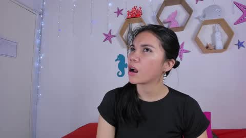 Snapshot of emiily_parkerr chatting on 02/13/25, 03:07 Emily online show from 02/13/25, 03:07