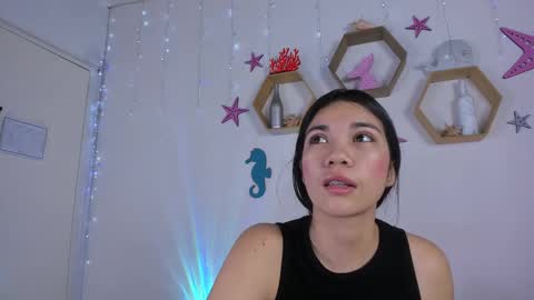 Snapshot of emiily_parkerr chatting on 03/05/25, 02:57 Emily online show from 03/05/25, 02:57