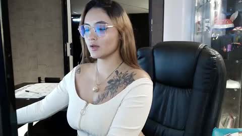 Emily online show from 11/07/25, 11:54