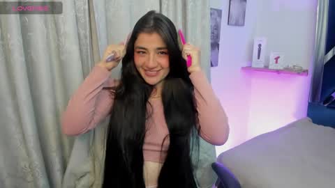 Snapshot of emilayton_ chatting on 01/12/25, 07:00 emilayton_ online show from 01/12/25, 07:00