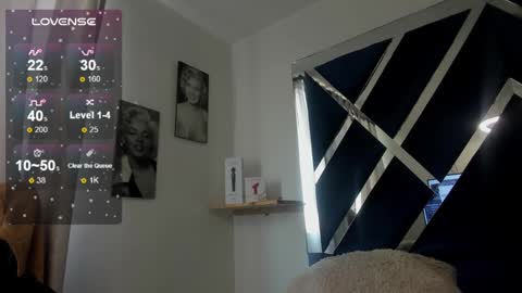 Snapshot of emilayton_ chatting on 01/14/25, 06:38 emilayton_ online show from 01/14/25, 06:38