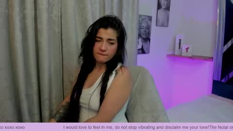 Snapshot of emilayton_ chatting on 02/06/25, 03:37 emilayton_ online show from 02/06/25, 03:37