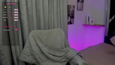 Snapshot of emilayton_ chatting on 02/11/25, 04:33 emilayton_ online show from 02/11/25, 04:33