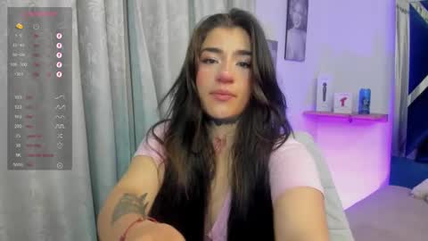 Snapshot of emilayton_ chatting on 03/05/25, 04:34 emilayton_ online show from 03/05/25, 04:34