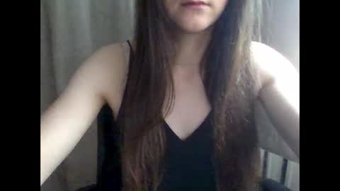 Snapshot of emili0899 chatting on 09/23/25, 09:45 emili0899 online show from 09/23/25, 09:45