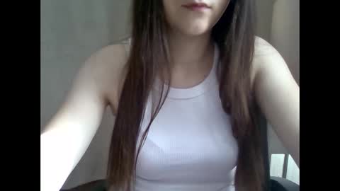 Snapshot of emili0899 chatting on 10/05/25, 09:40 emili0899 online show from 10/05/25, 09:40
