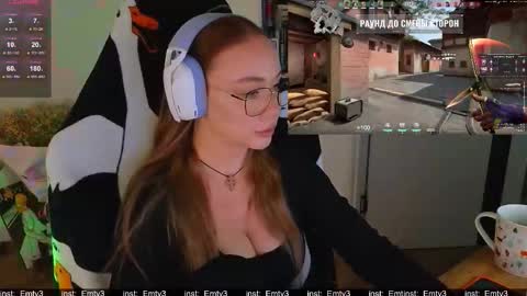 Emili online show from 11/21/25, 08:57