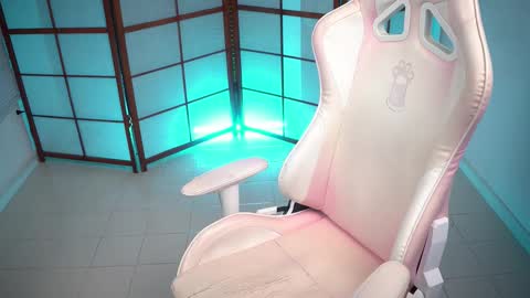 Snapshot of emili_2 chatting on 11/09/25, 02:15 Emili online show from 11/09/25, 02:15