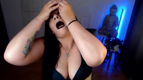Snapshot of emili_evans_ chatting on 12/15/24, 12:40 POWERFULL GODDESS EMILI online show from 12/15/24, 12:40