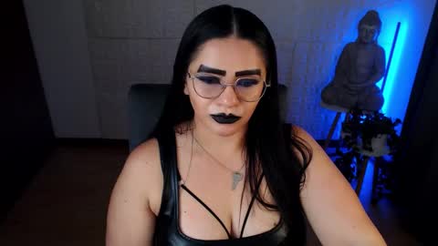 Snapshot of emili_evans_ chatting on 12/19/24, 04:23 POWERFULL GODDESS EMILI online show from 12/19/24, 04:23