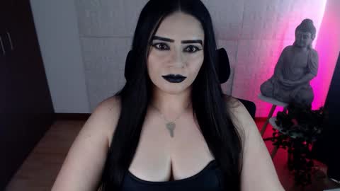 Snapshot of emili_evans_ chatting on 09/19/25, 08:20 POWERFULL GODDESS EMILI online show from 09/19/25, 08:20