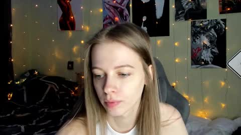 Snapshot of emili_sweet__ chatting on 02/12/25, 03:16 emili_sweet__ online show from 02/12/25, 03:16