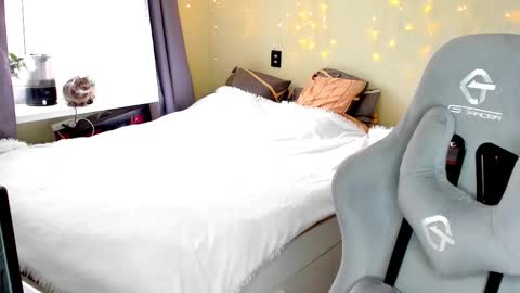 Snapshot of emili_sweet__ chatting on 03/04/25, 10:35 emili_sweet__ online show from 03/04/25, 10:35