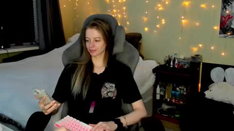 Snapshot of emili_sweet__ chatting on 03/10/25, 03:30 emili_sweet__ online show from 03/10/25, 03:30